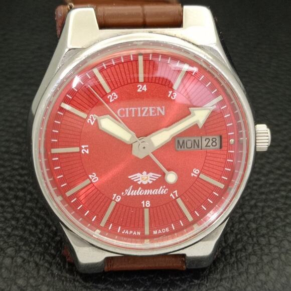 Vintage 1984 Citizen Automatic Mens Silver Watch W/daydate & Red accents - Picture 4 of 10